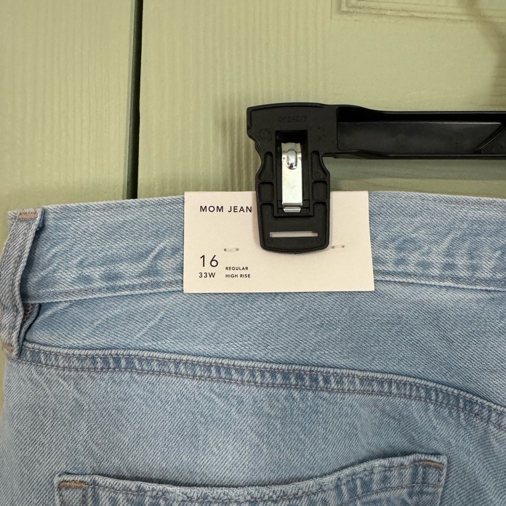 American Eagle Mom Jeans - Picture 3 of 4